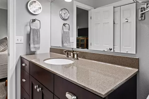 Bath - 529 E Post Rd SE #124, Cedar Rapids, IA 52403 photo 2 of 5