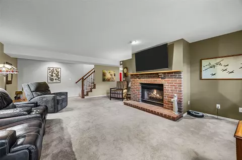 Living - 529 E Post Rd SE #124, Cedar Rapids, IA 52403 photo 6 of 6