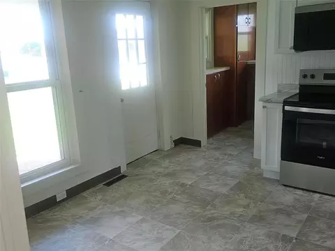 Kitchen - 1105 5th St E, Vinton, IA 52349 photo 4 of 4