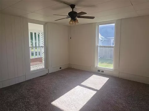 Living - 1105 5th St E, Vinton, IA 52349 photo 1 of 2
