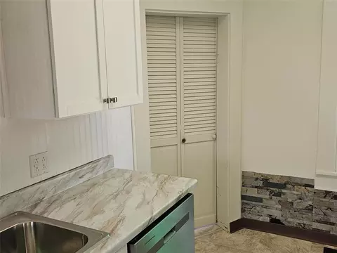 Kitchen - 1105 5th St E, Vinton, IA 52349 photo 2 of 4