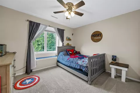 Bedroom - 4928 Olde Mill Ct, Cedar Rapids, IA 52411 photo 3 of 5