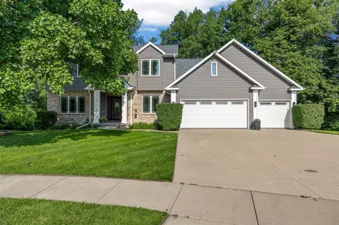 Exterior - 4928 Olde Mill Ct, Cedar Rapids, IA 52411 photo 7 of 8
