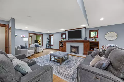 Living - 4928 Olde Mill Ct, Cedar Rapids, IA 52411 photo 1 of 4