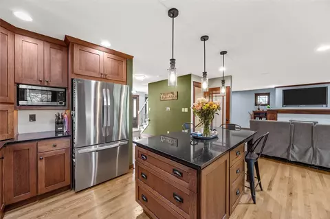 Kitchen - 4928 Olde Mill Ct, Cedar Rapids, IA 52411 photo 4 of 6
