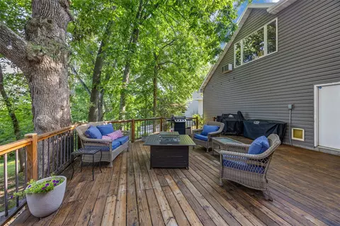 Exterior - 4928 Olde Mill Ct, Cedar Rapids, IA 52411 photo 4 of 8