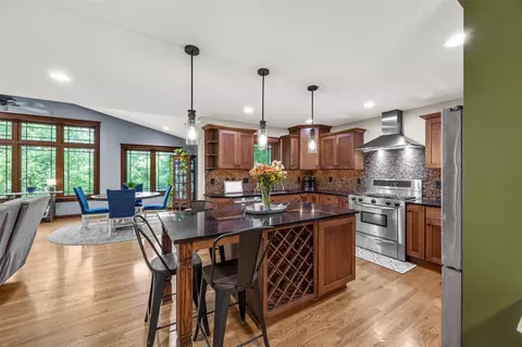 Kitchen - 4928 Olde Mill Ct, Cedar Rapids, IA 52411 photo 3 of 6