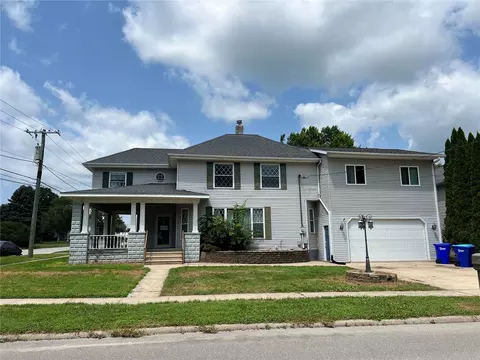 218 5th Ave SE, Independence, IA 50644
