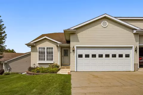 931 Willow Ln #B, Lisbon, IA 52253