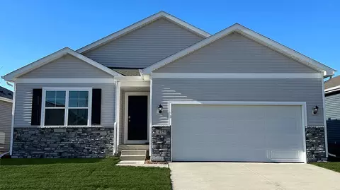 2787 Cecelia Dr, Hiawatha, IA 52233