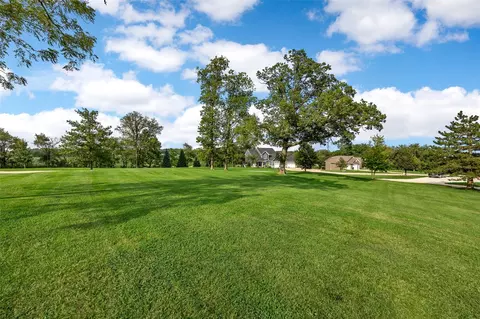 344 Hubler Ln, Lisbon, IA 52253
