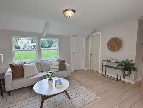 2014 J St SW, Cedar Rapids, IA 52404