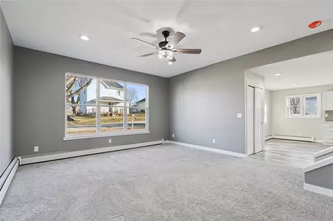 Living - 809 Jefferson Ave, Lowden, IA 52255 photo 4 of 4
