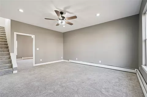 Living - 809 Jefferson Ave, Lowden, IA 52255 photo 3 of 4