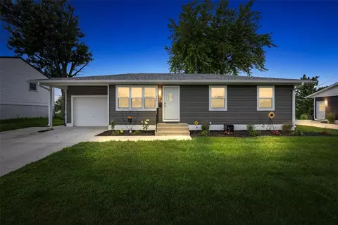 720 Owen St NW, Cedar Rapids, IA 52405