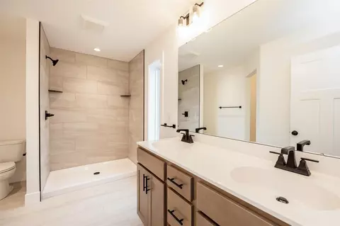 Bath - 1735 Parkland Dr, Ely, IA 52227 photo 1 of 2