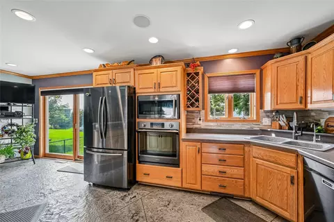 Kitchen - 2575 Clark Ave, Marion, IA 52302 photo 2 of 3