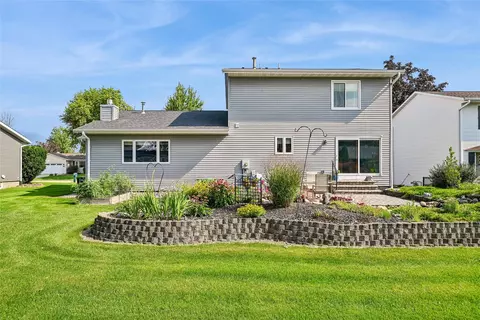 Exterior - 2575 Clark Ave, Marion, IA 52302 photo 3 of 5