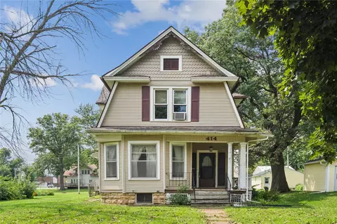 414 6th Ave, Clarence, IA 52216