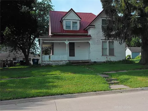 703 5th St, Victor, IA 52347