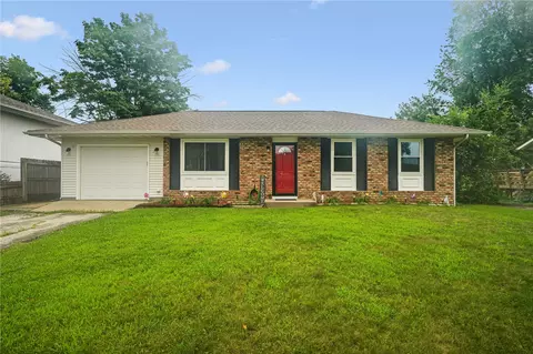 6704 Idlebrook Ln NE, Cedar Rapids, IA 52402