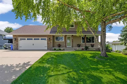 315 G Ave W, Walford, IA 52351
