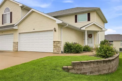 3542 Stoneview Cir, Cedar Rapids, IA 52404
