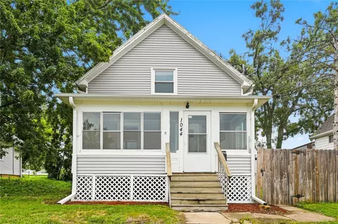 1044 17th St NE, Cedar Rapids, IA 52402