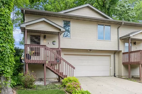940 23rd Ave #E, Coralville, IA 52241