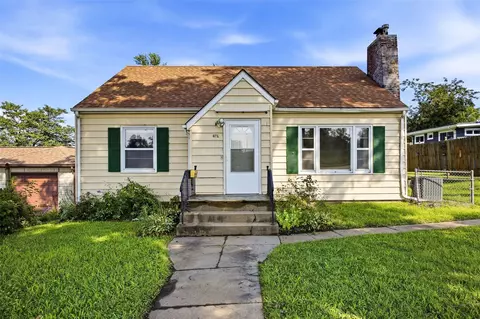 2115 3rd St SW, Cedar Rapids, IA 52404