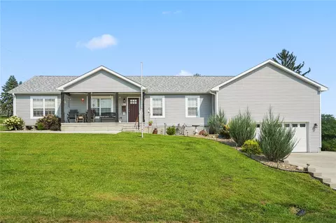 Exterior - 400 Summer St SE, Shellsburg, IA 52332 photo 2 of 8