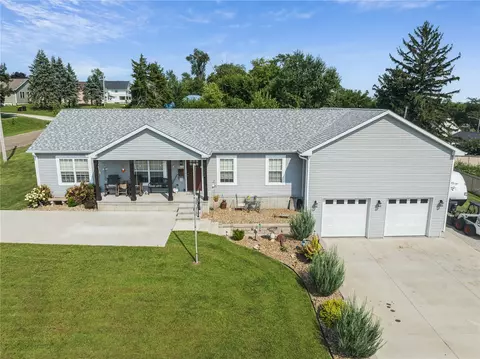 Exterior - 400 Summer St SE, Shellsburg, IA 52332 photo 7 of 8