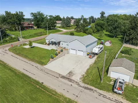 View/Area - 400 Summer St SE, Shellsburg, IA 52332 photo 1 of 8