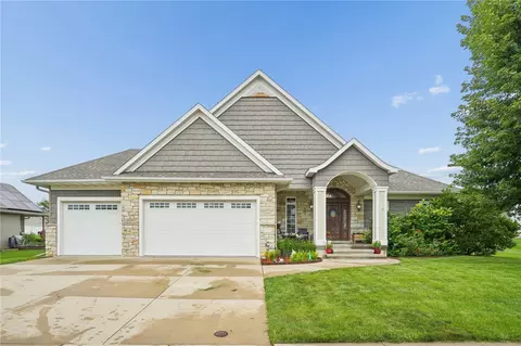 1154 Kettering Rd, Marion, IA 52302