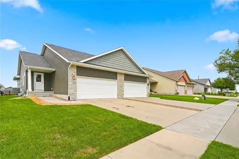 5508 Dostal Dr SW, Cedar Rapids, IA 52404