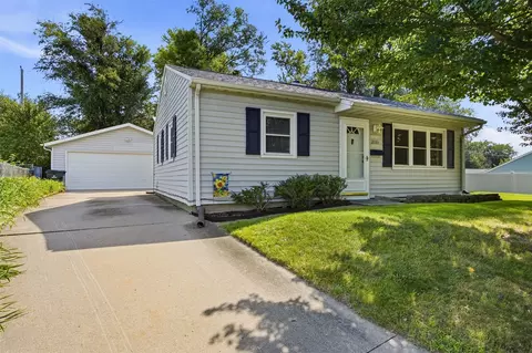 2533 Indiana St SW, Cedar Rapids, IA 52404