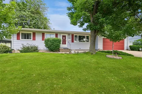 125 Leroy St SW, Cedar Rapids, IA 52404
