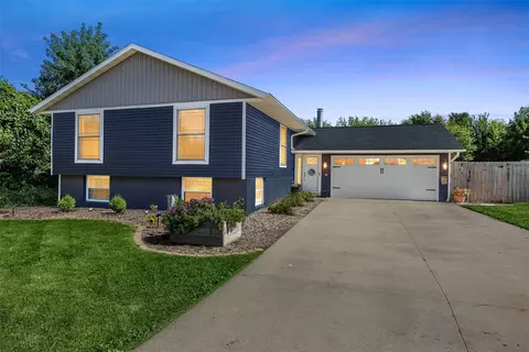 4505 Martin Ct NW, Cedar Rapids, IA 52405