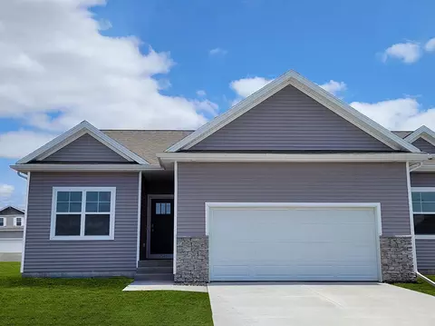 727 Maddie Ln, Tiffin, IA 52340
