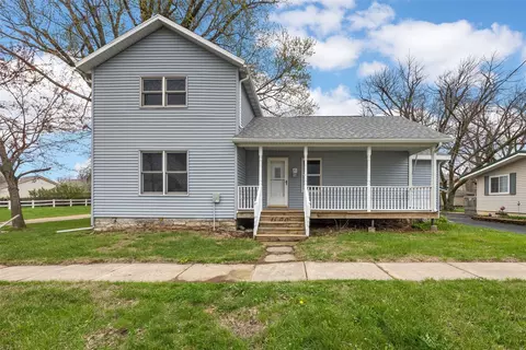 1000 Stinocher St, Solon, IA 52333