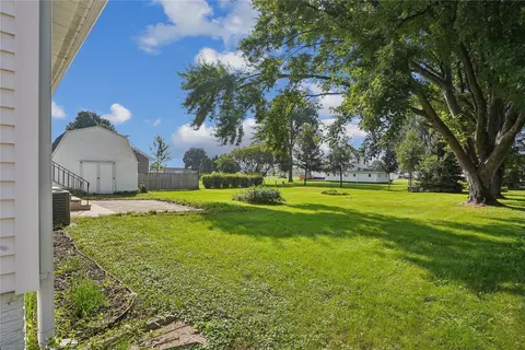 Exterior - 419 E 4th St, Readlyn, IA 50668 photo 1 of 4