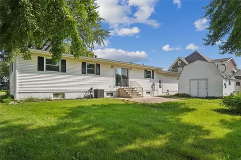 Exterior - 419 E 4th St, Readlyn, IA 50668 photo 3 of 4