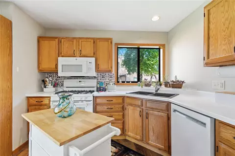 Kitchen - 755 E Post Rd SE #2, Cedar Rapids, IA 52403 photo 2 of 3