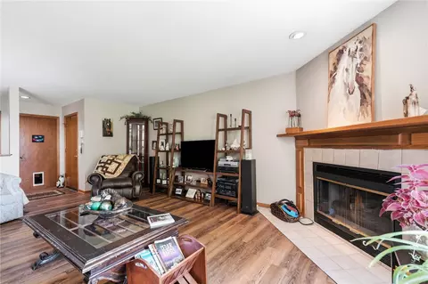 Living - 755 E Post Rd SE #2, Cedar Rapids, IA 52403 photo 3 of 3