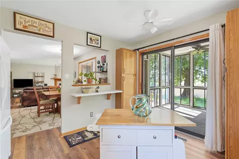 Entry Way - 755 E Post Rd SE #2, Cedar Rapids, IA 52403 photo 1 of 1
