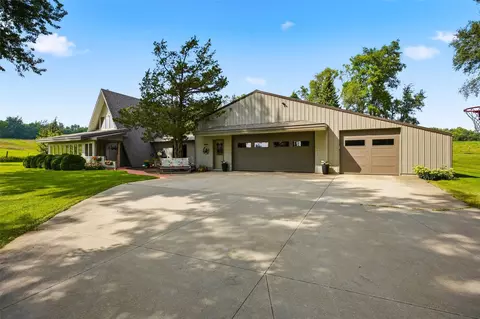 Exterior - 4333 Ring Rd, Walker, IA 52352 photo 2 of 10
