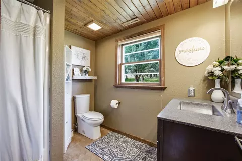 Bath - 4333 Ring Rd, Walker, IA 52352 photo 2 of 2