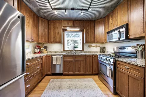 Kitchen - 4333 Ring Rd, Walker, IA 52352 photo 2 of 3