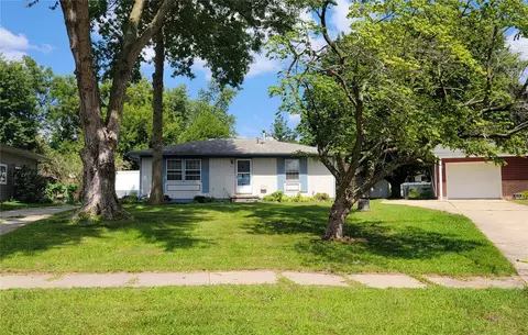 20 E Hickory St, North Liberty, IA 52317