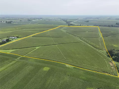 Bay Circle, Nichols, IA 52766